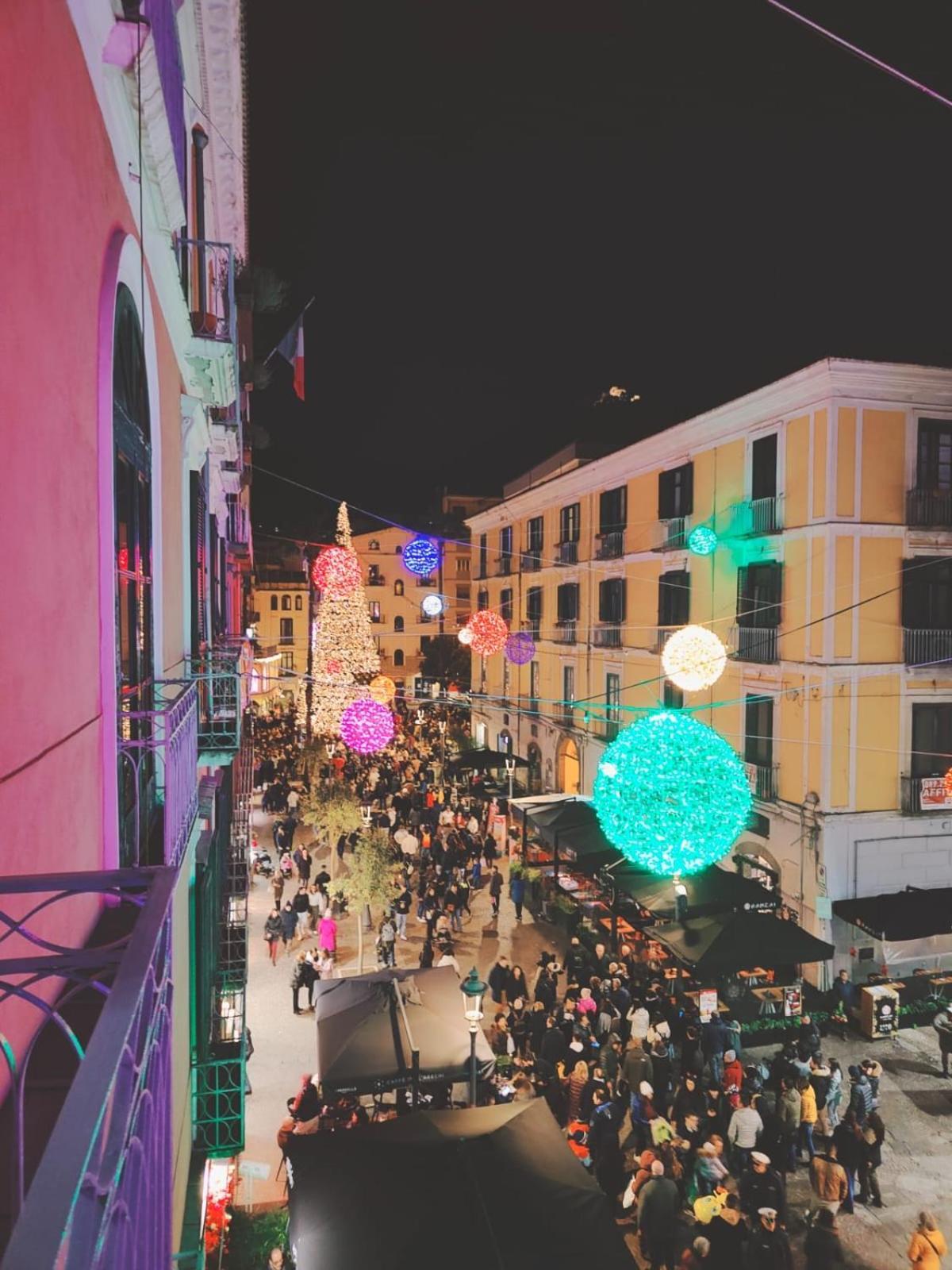 Home To Salerno B&B Bagian luar foto