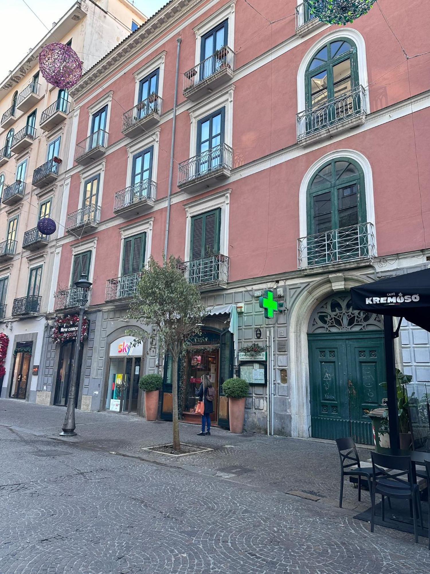 Home To Salerno B&B Bagian luar foto