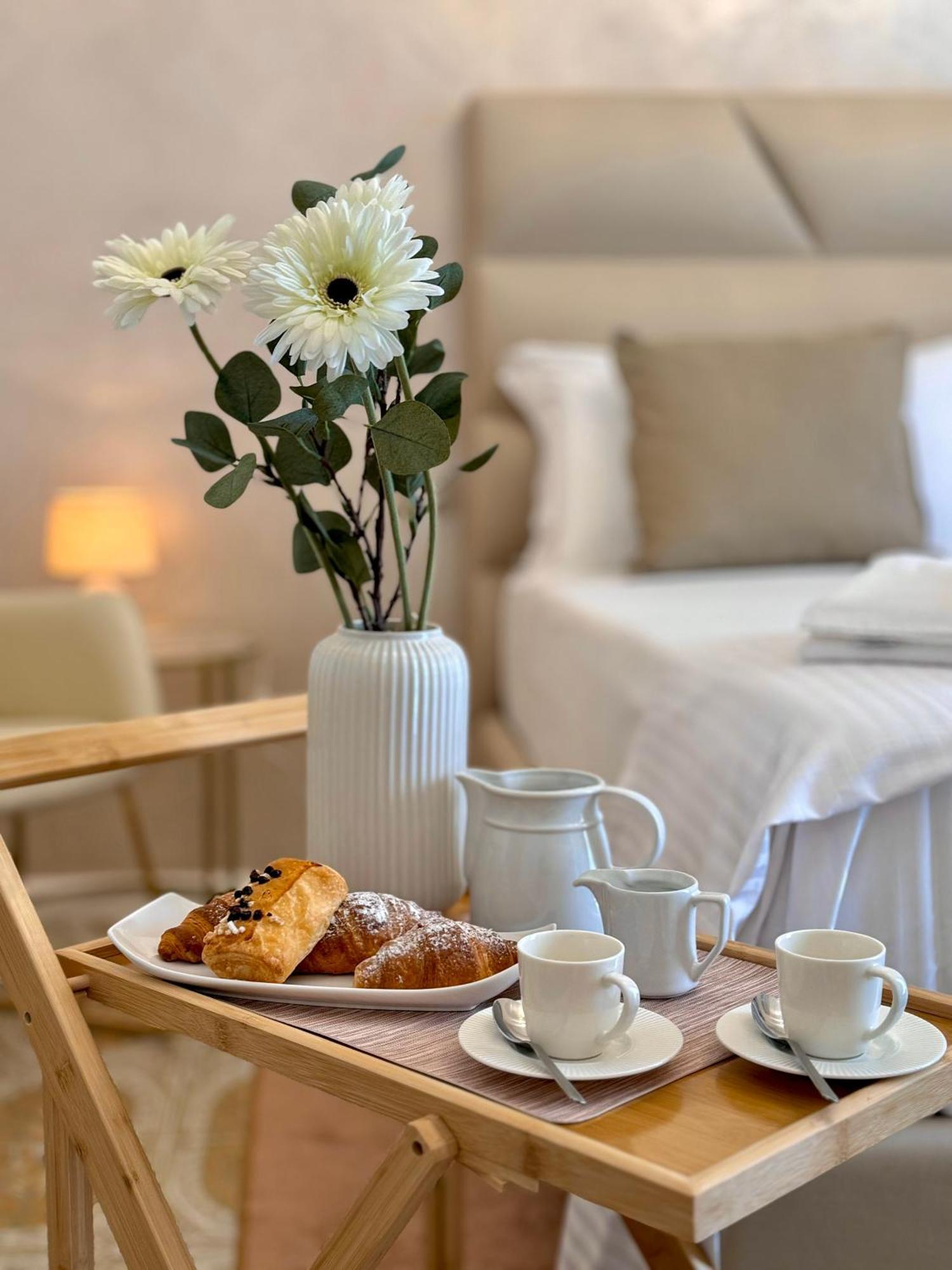 Home To Salerno B&B Bagian luar foto
