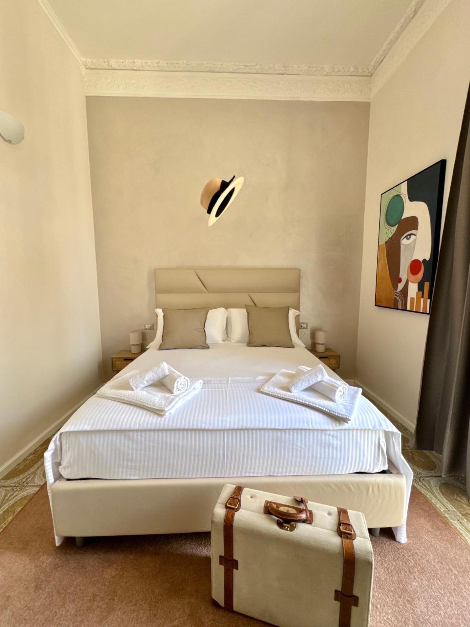 Home To Salerno B&B Bagian luar foto