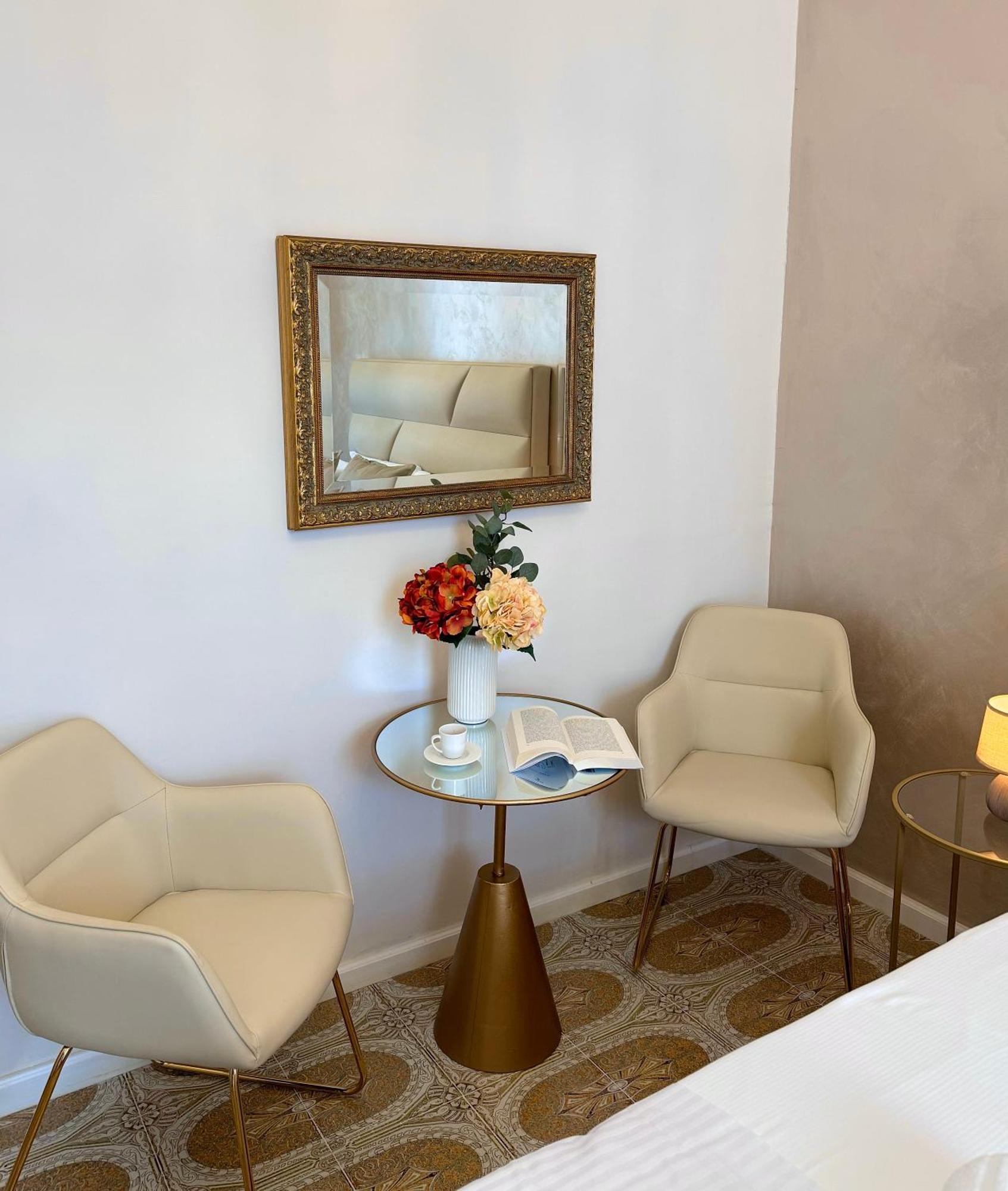 Home To Salerno B&B Bagian luar foto